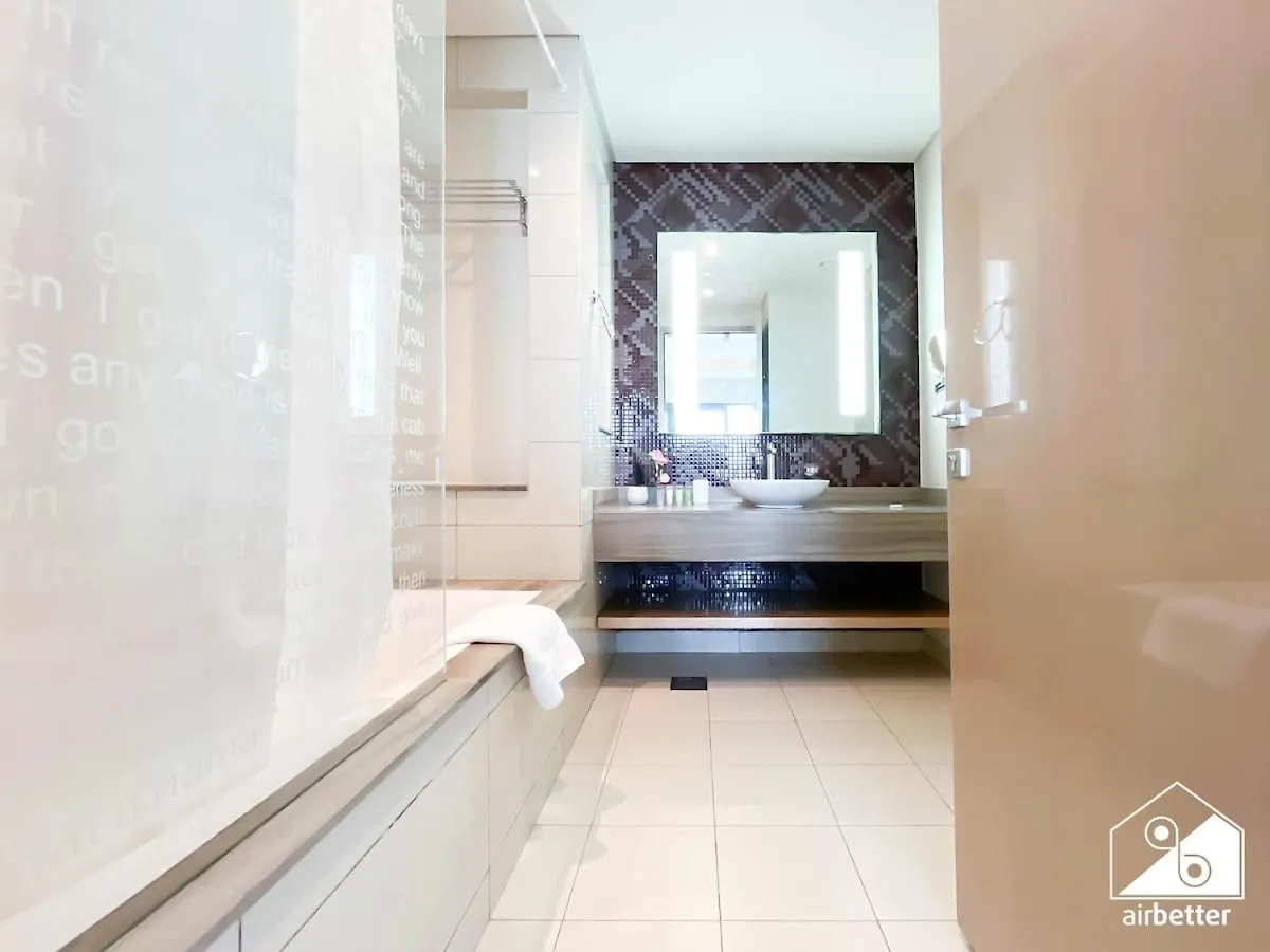 Daire Luxury 1-Bedroom Apt With City Views ,Business Bay Dubai